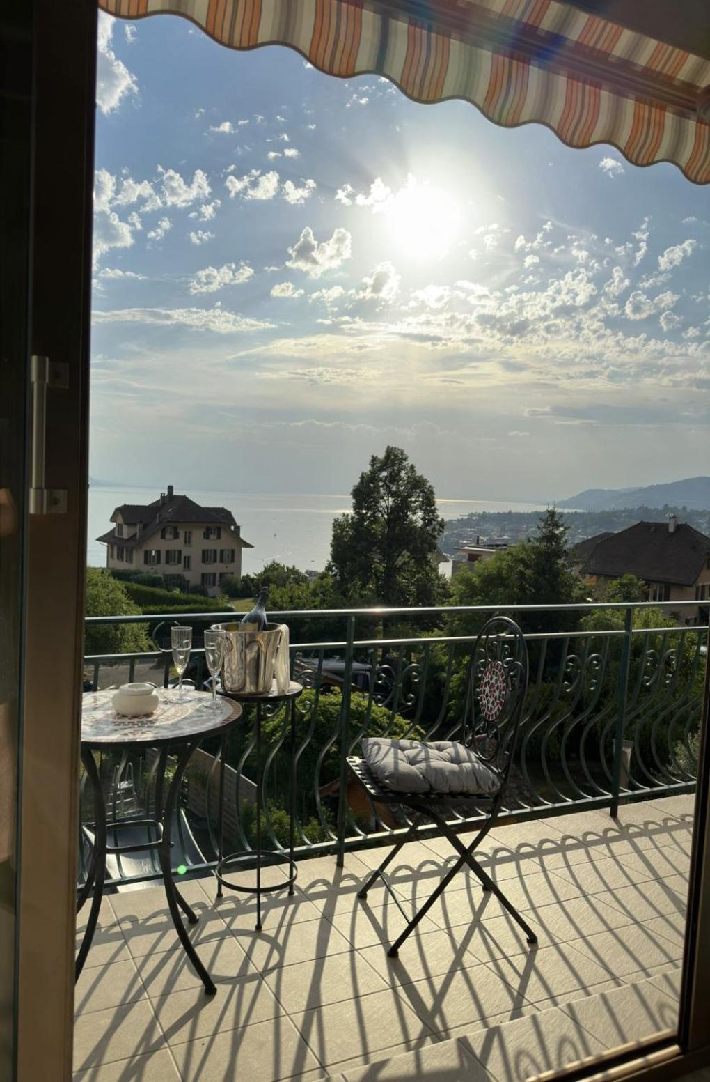 Villa Montreux Exterior foto